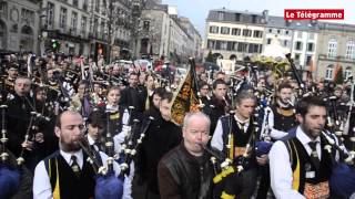 Quimper Lhommage des sonneurs à Erwan Ropars [upl. by Sicular]