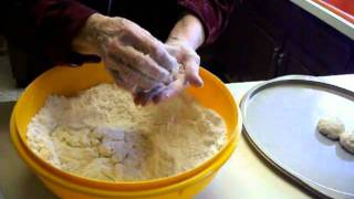 How to Make Mommas Homemade Biscuits [upl. by Ashlen]