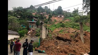 Impresionantes imágenes del derrumbe en el municipio de Caldas que arrasó con siete viviendas [upl. by Masao]