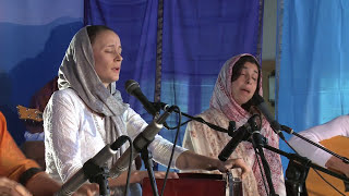 JaiJagdeesh sings Aad Guray Nameh at Sat Nam Fest 2011 feat Paloma Devi [upl. by Sueddaht]