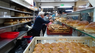 Master Bakers making 100s of bagels at World Famous 24 hour bakery quotBeigel Bakequot Brick Lane London [upl. by Maggi]