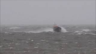 Binnenvaartschip in problemen IJsselmeer door storm 11032021 [upl. by Oikim]