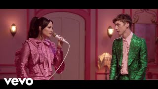 Kacey Musgraves  Glittery ft Troye Sivan Live From The Kacey Musgraves Christmas Show [upl. by Adanama396]