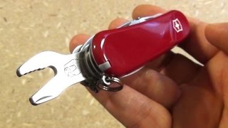 Victorinox Evolution S557 Swiss Army Knife A Deluxe Deluxe Tinker [upl. by Eirrehc674]