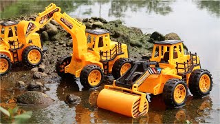 VIDEO MAINAN BEKO EXCAVATOR ANAK  ZHAFIRAH TOYS [upl. by Naivatco]