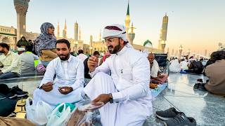 First RAMADAN IFTAR in Madina Masjid an Nabawi  Ramadan Mubarak [upl. by Esiocnarf]