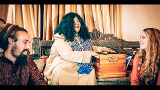 Abida Parveen sings Nara e Mastana in her living room [upl. by Jorrie]