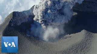 Mexican Popocatepetl Volcano Spews Ash  VOA News [upl. by Iht]