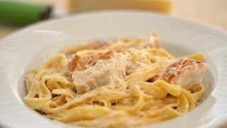 FETTUCCINE ALFREDO CON POLLO  Cómo Hacer Una Salsa Alfredo  SyS [upl. by Rehportsirhc272]