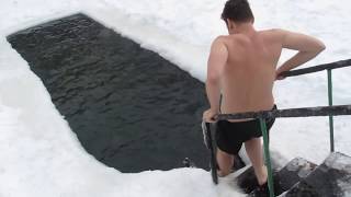 AMERICANS are trying to swim in ice cold water in RUSSIA [upl. by Seften232]